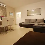 卡拉公寓 公寓 *