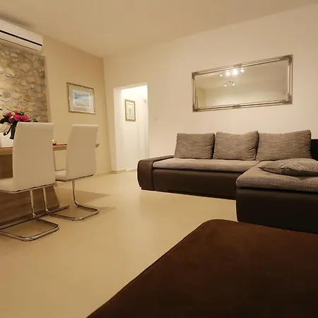 Kala Apartament *